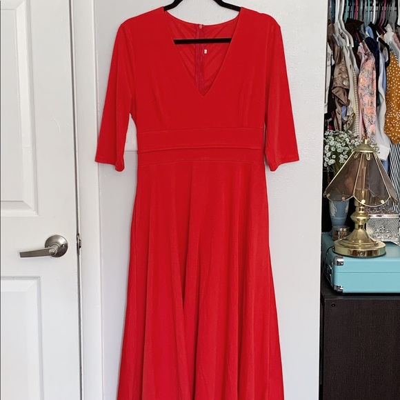 V-neck red dress from chicwish - Picture 1 of 2